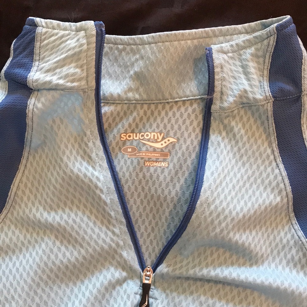 Light athletic pullover - Picture 3 of 7